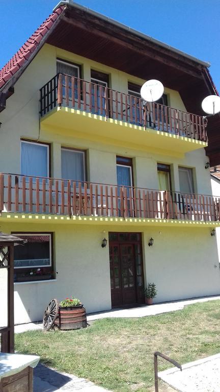 Apartmanhaz Balatonfenyves Daire Dış mekan fotoğraf